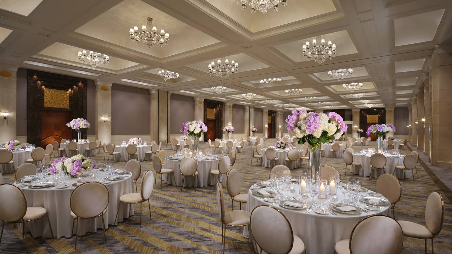 المطاعم السياحية